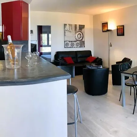 Le Rouge Et Le Noir 45 M2 Sur Coursives Gde Terrasse Port Nature Naturiste