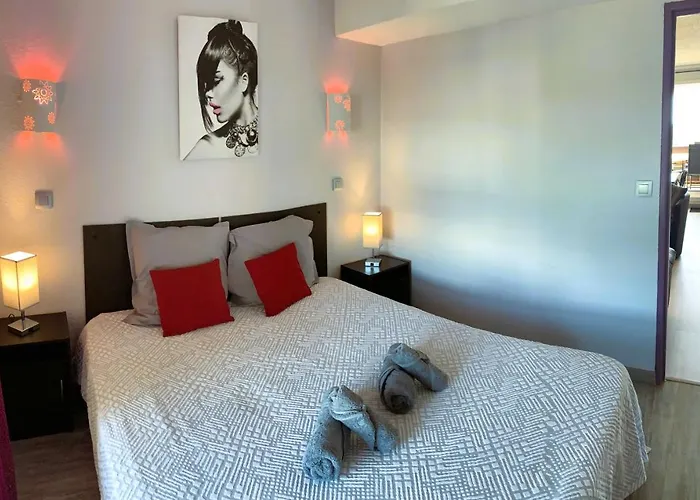 شقة Le Rouge Et Le Noir 45 M2 Sur Coursives Gde Terrasse Port Nature Naturiste آجد