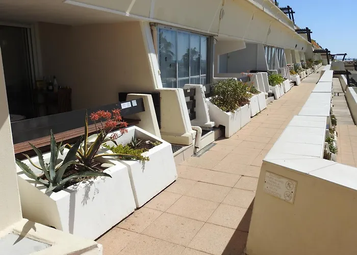 شقة Le Rouge Et Le Noir 45 M2 Sur Coursives Gde Terrasse Port Nature Naturiste
